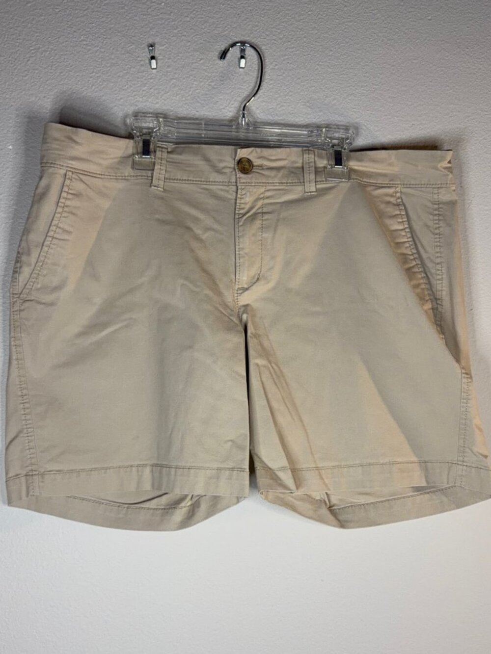Old Navy Khaki Tan Shorts Size 12 Classic Flat Front 7" Inseam